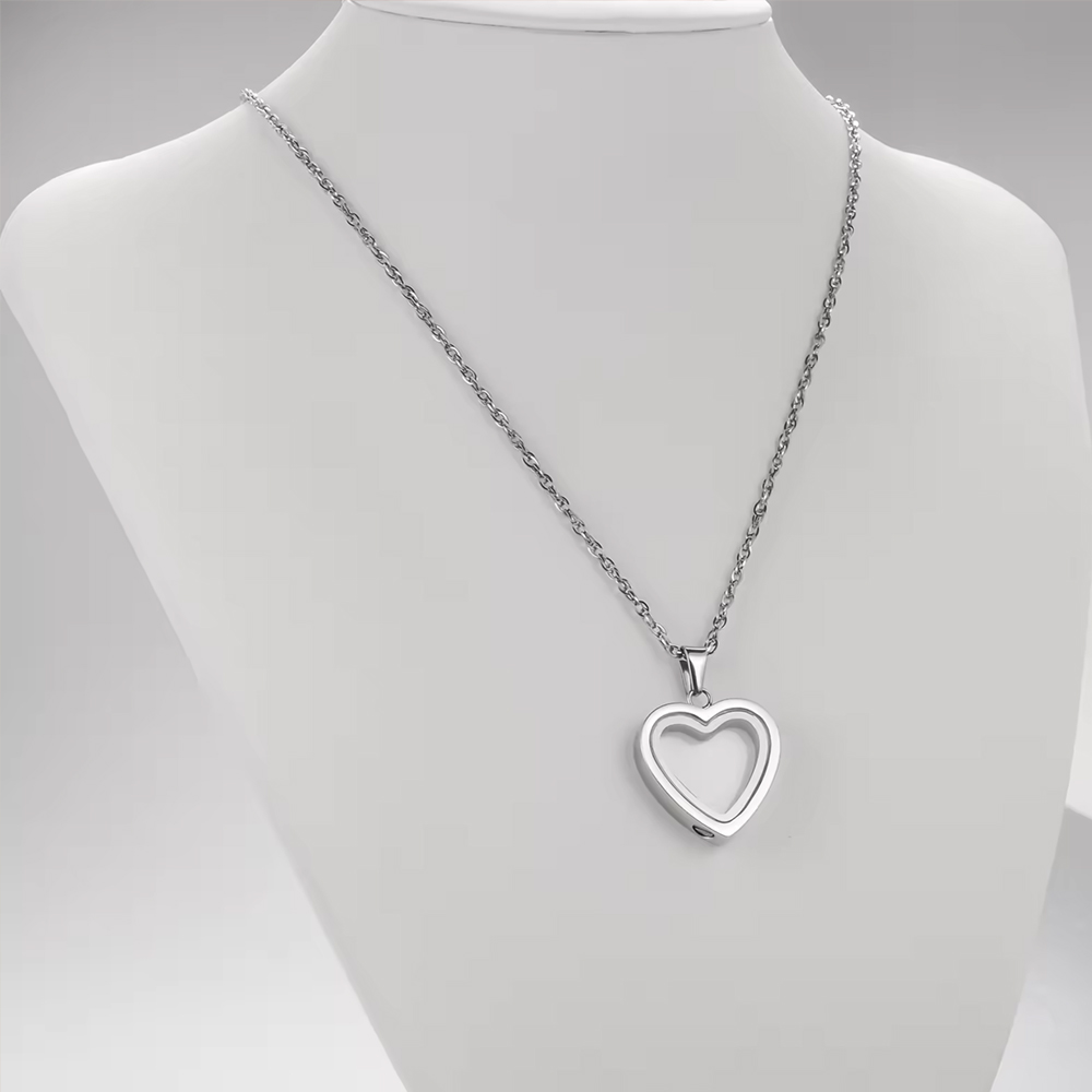 ハートのガラス 火葬ジュエリー ネックレス 灰用 ハート メ - Heart Locket Necklace Photo のレビューと価格