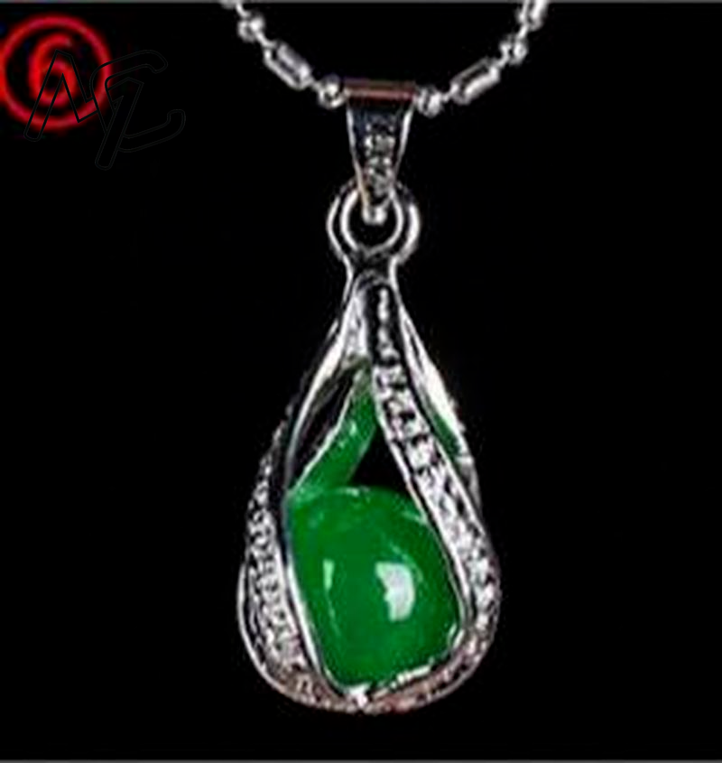 925 シルバー中国緑翡翠水滴ペンダントドラゴンネックレス翡 - Necklaces のレビューと価格